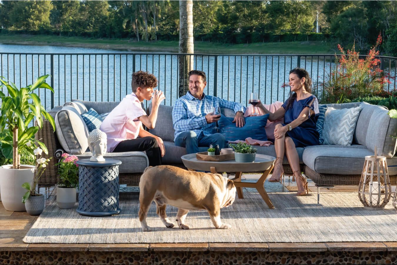 Family-Friendly Poolside Sectional Layouts With Safe Spacing