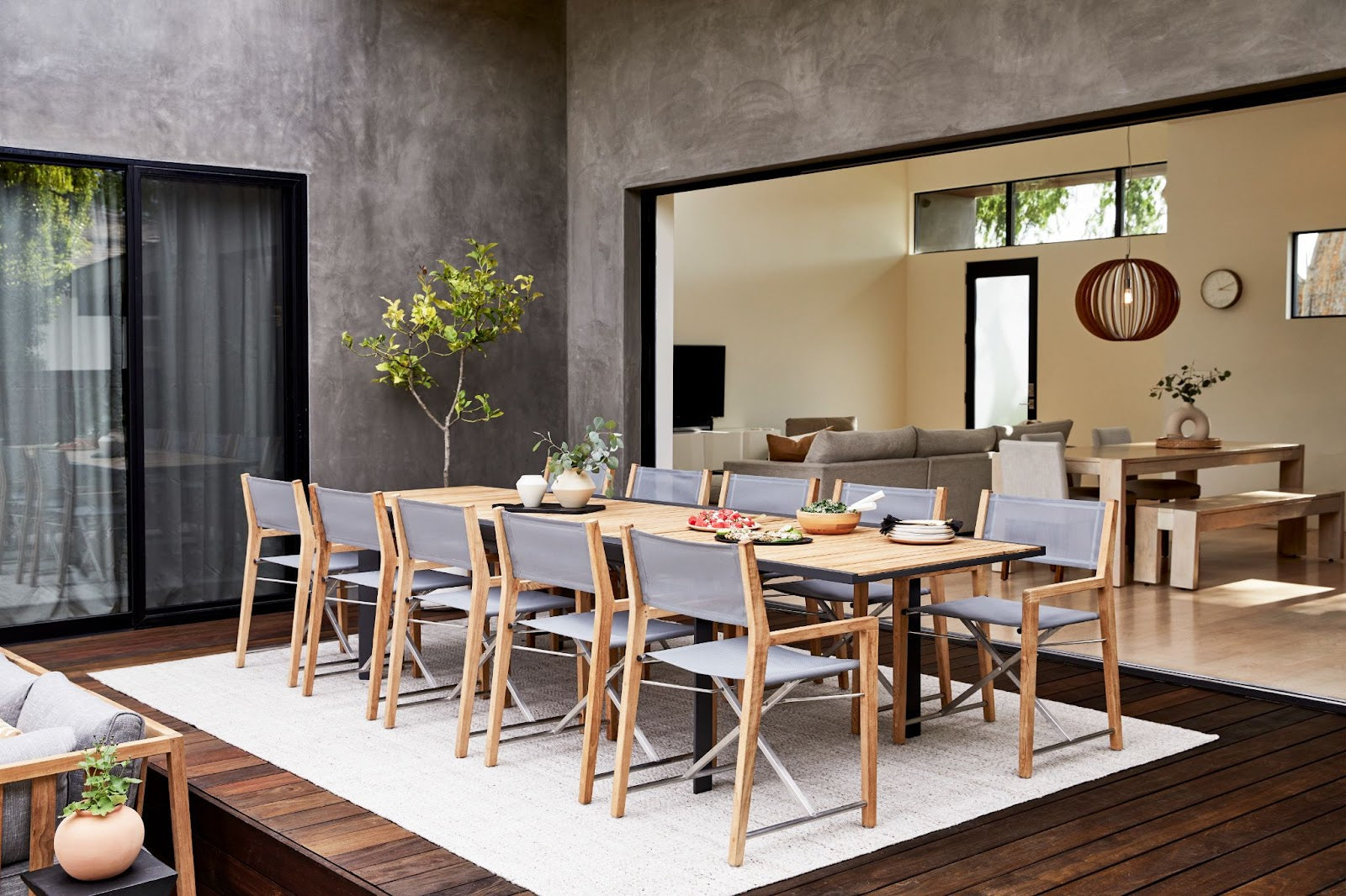 Teak + Aluminum Outdoor Expandable Dining Table https://liveouter.com