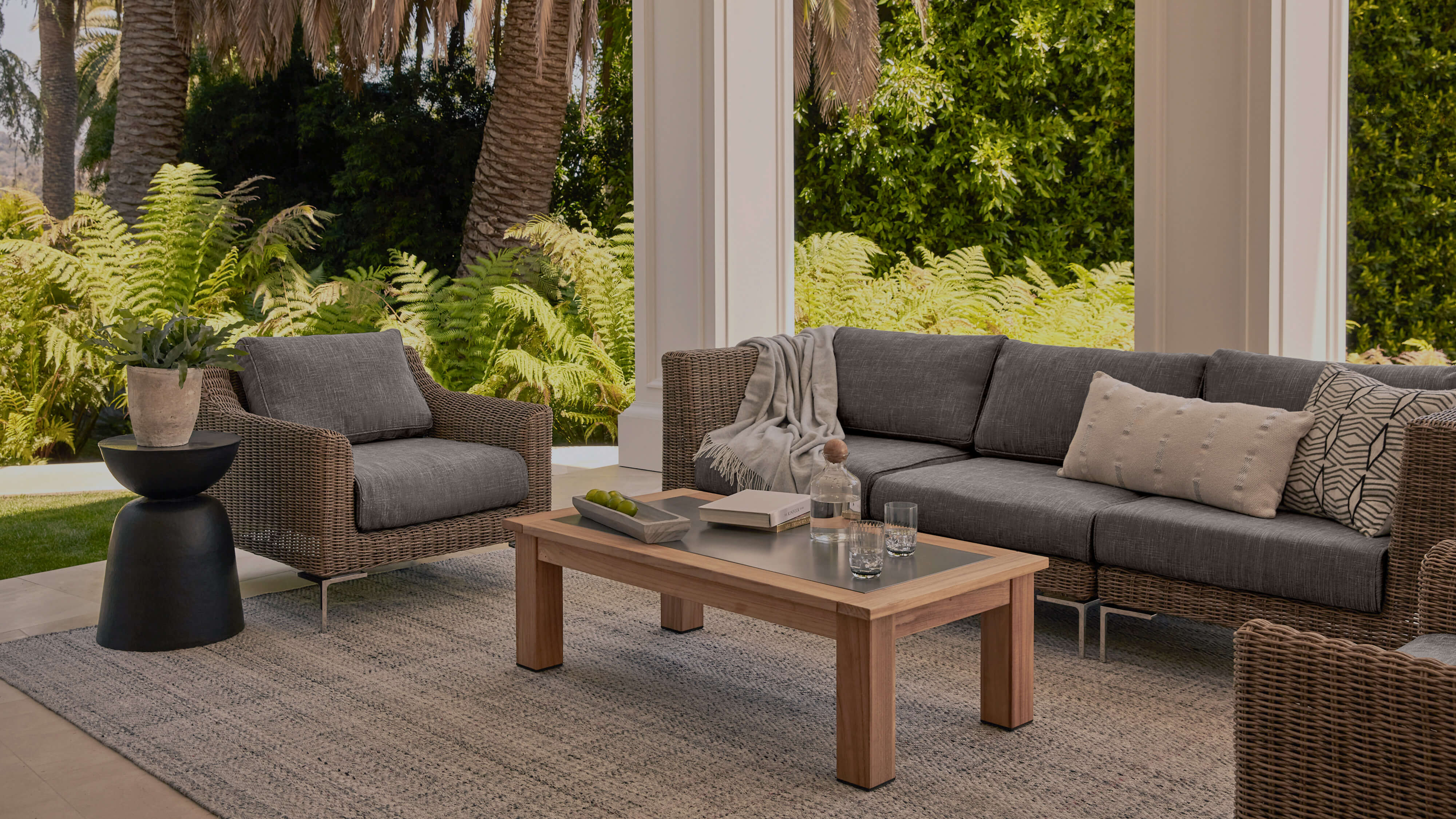 Outdoor Rug Size Guide: How to Choose the Right Rug for Your Patio