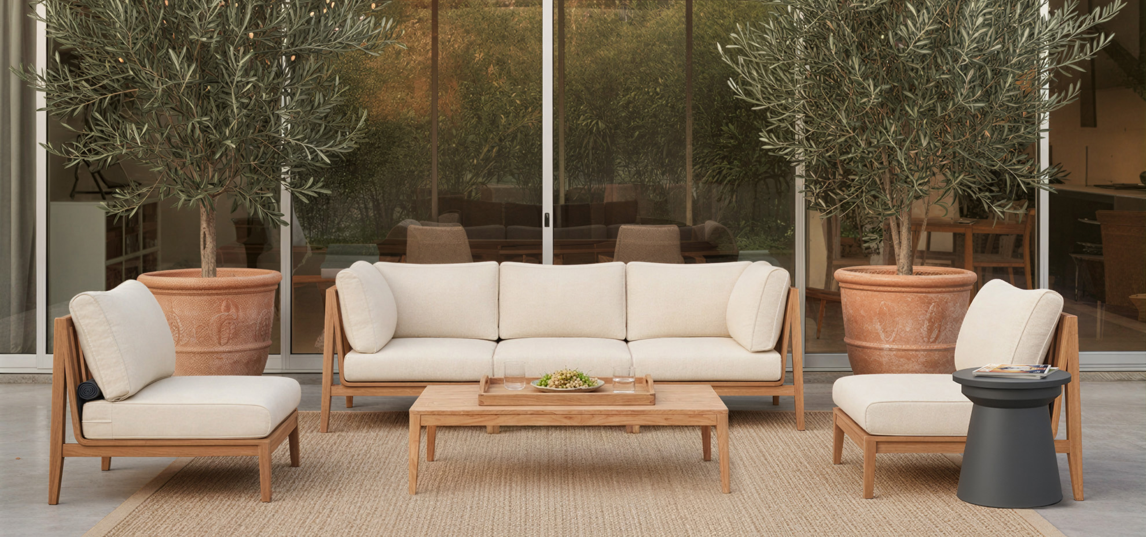 Year-Round Outdoor Entertaining Design Ideas for Modern Patios