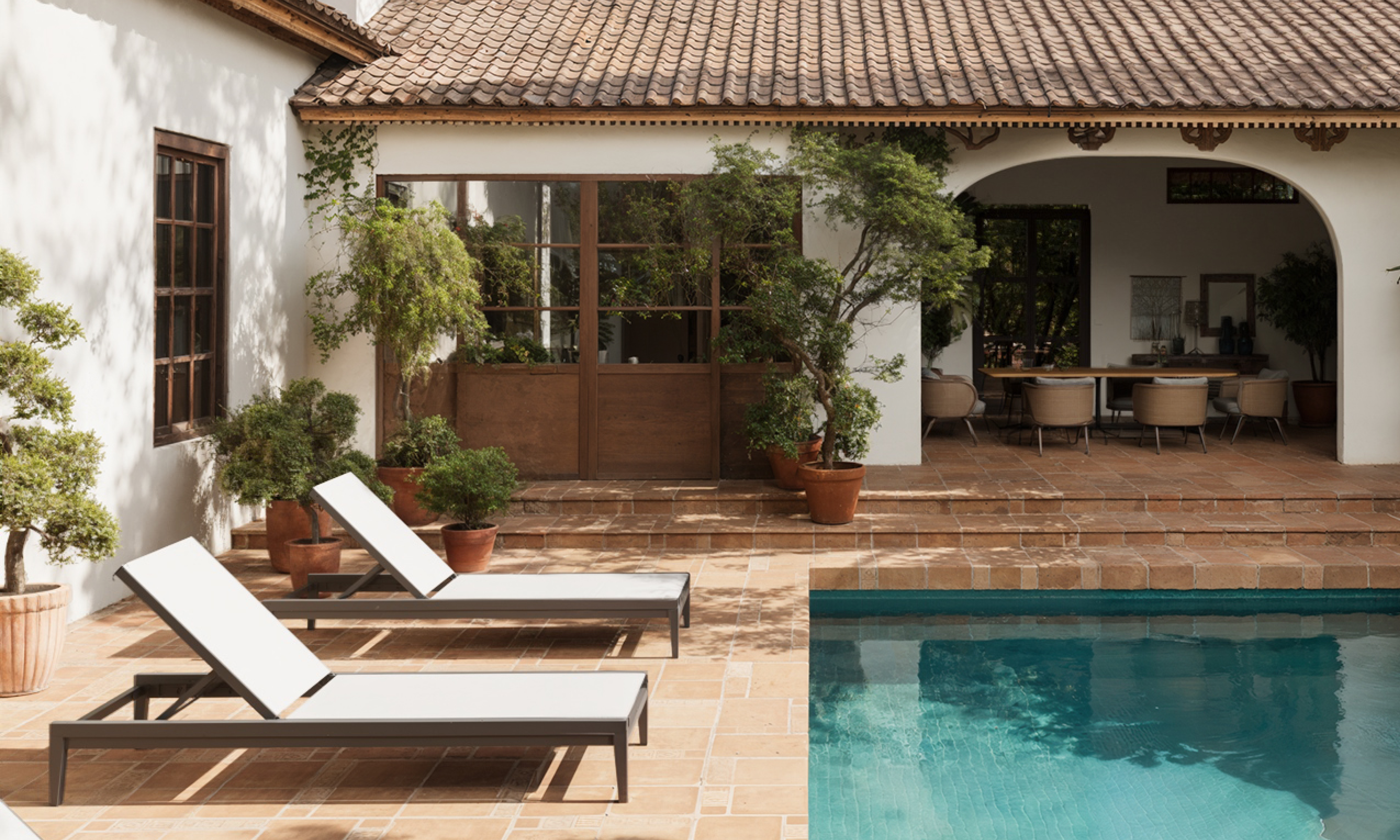 Charcoal Aluminum Outdoor Core Chaise Lounge