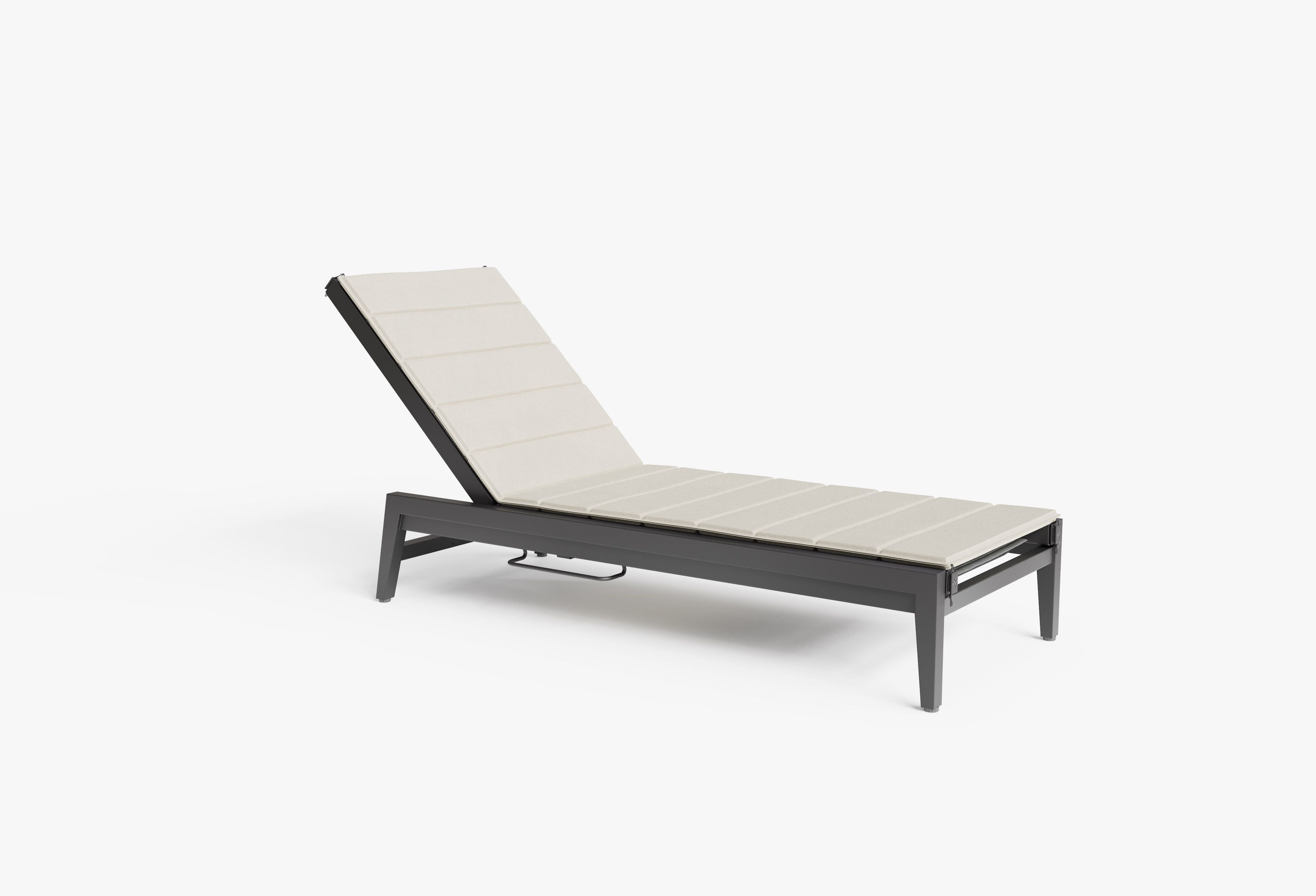 The Chaise Lounge shown with optional cushion in Palisades Cream. #color_palisades cream