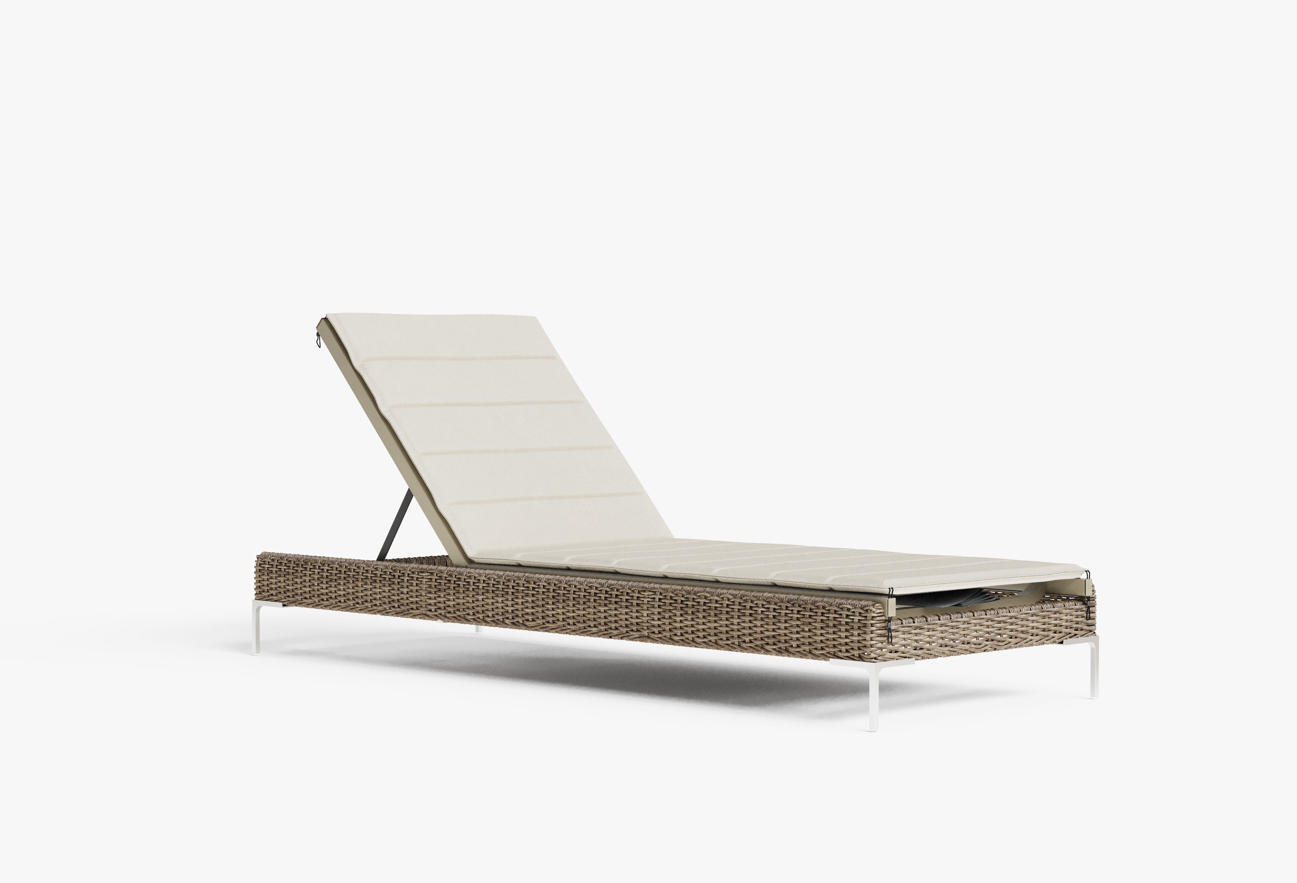 The Chaise Lounge shown with optional cushion in Palisades Cream. #color_palisades cream