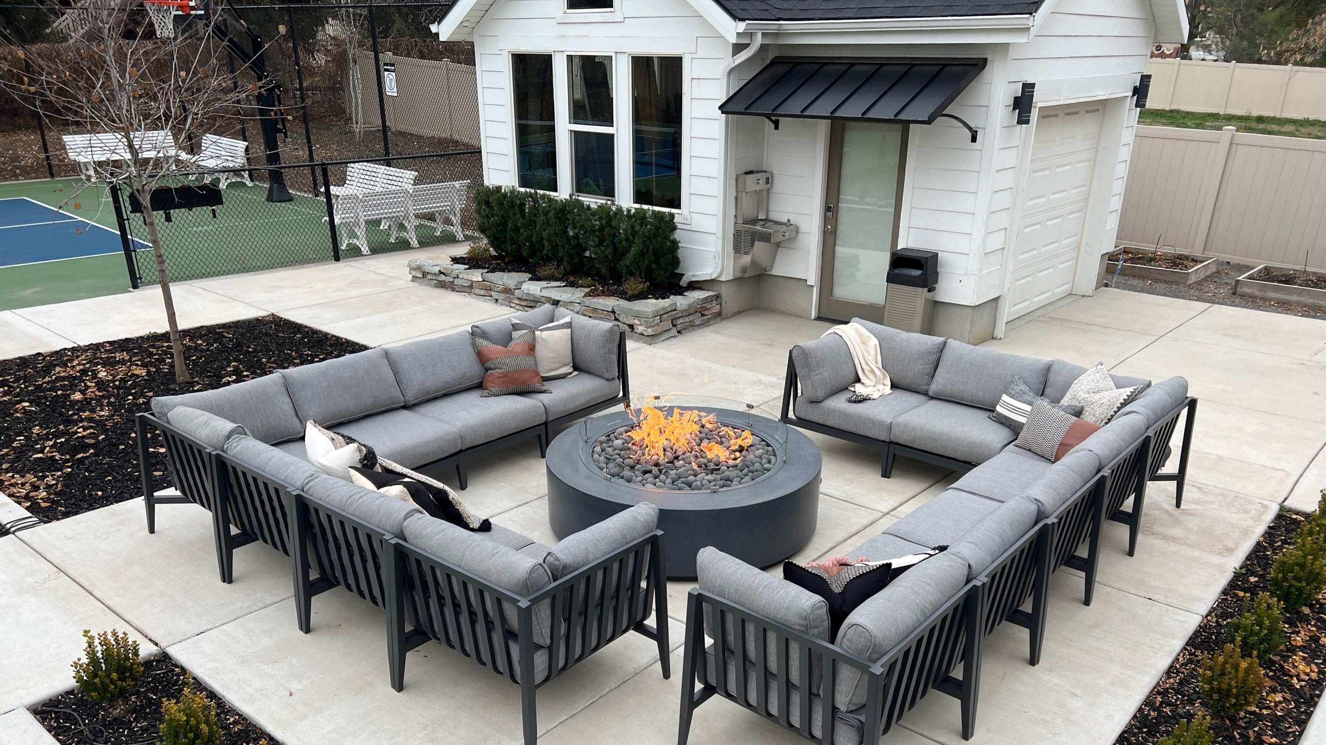 All-Season Patio Seating Zones Designed for Conversation