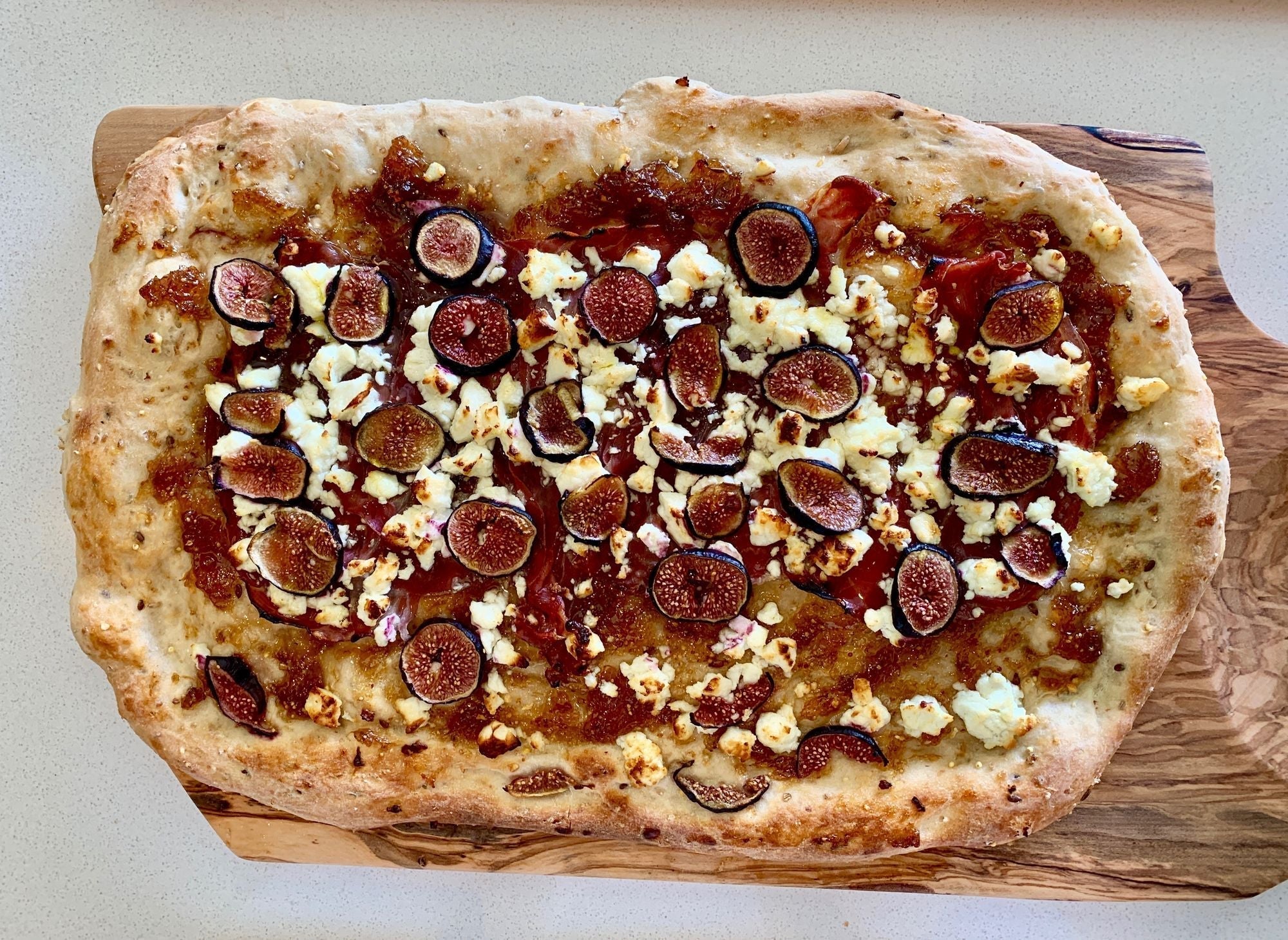 A Goat Cheese, Fig, and Prosciutto Pizza the Family Will Love
