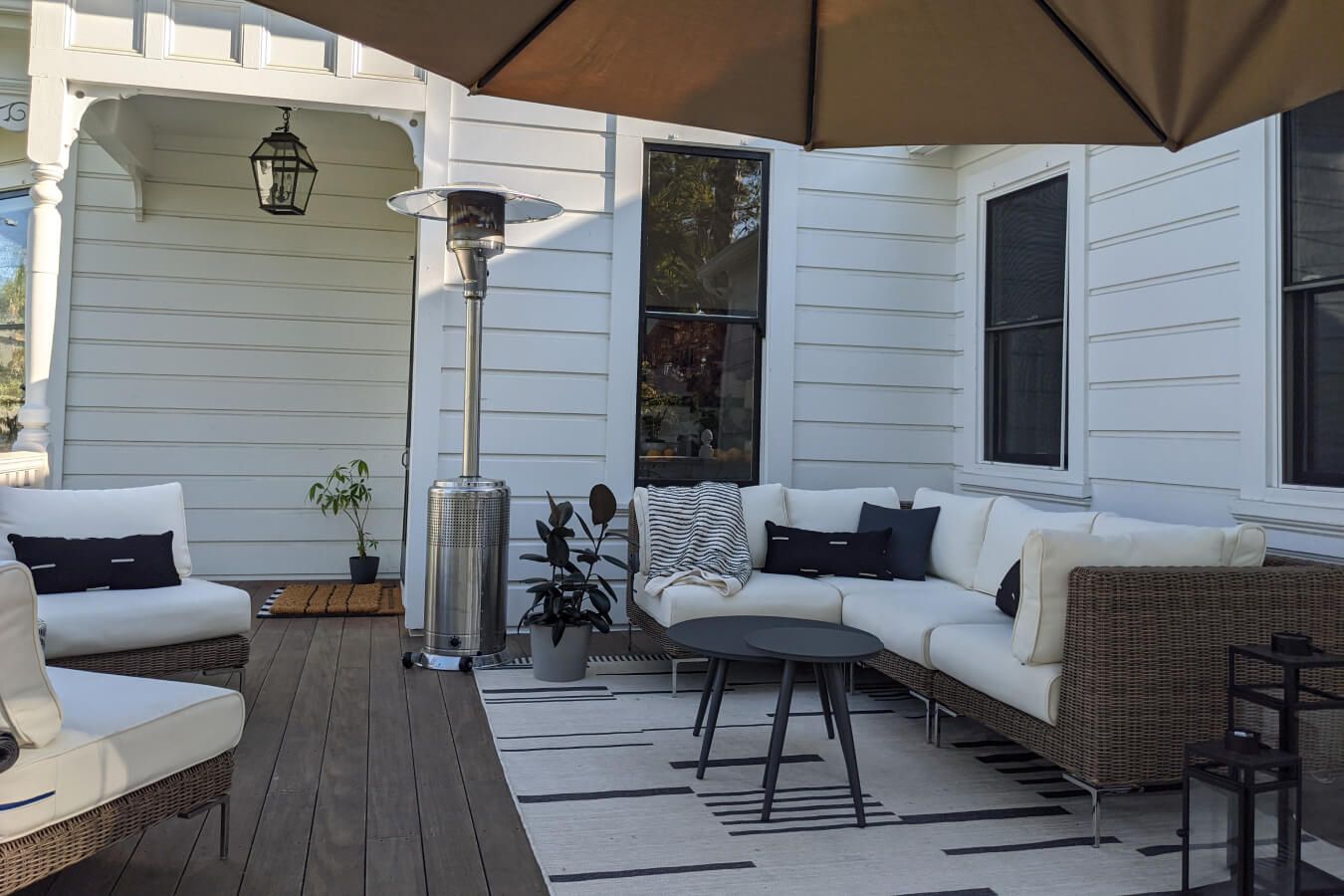 Where Elegance Meets Ease: Aluminum Infinity Lounge for Modern Outdoor Living