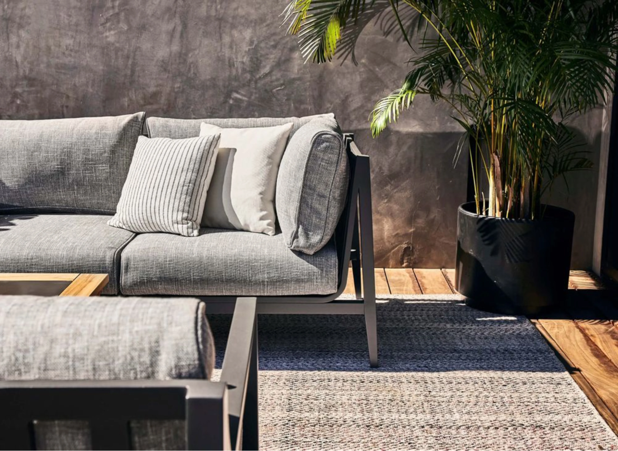 Lightweight Aluminum Frame Benefits for Sustainable Outdoor Furniture