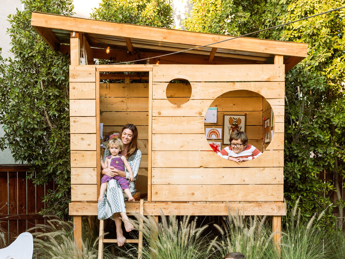 How to Build a Backyard Fort: Creative Plans &amp; Family Patio Layout Ideas