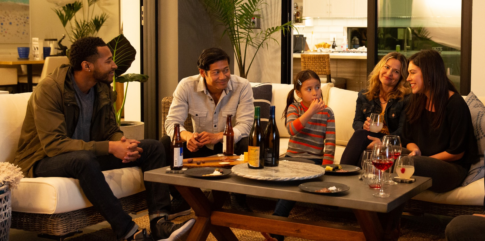 Comfortable Stain-Resistant Dining Fabric Seats for Outdoor Living