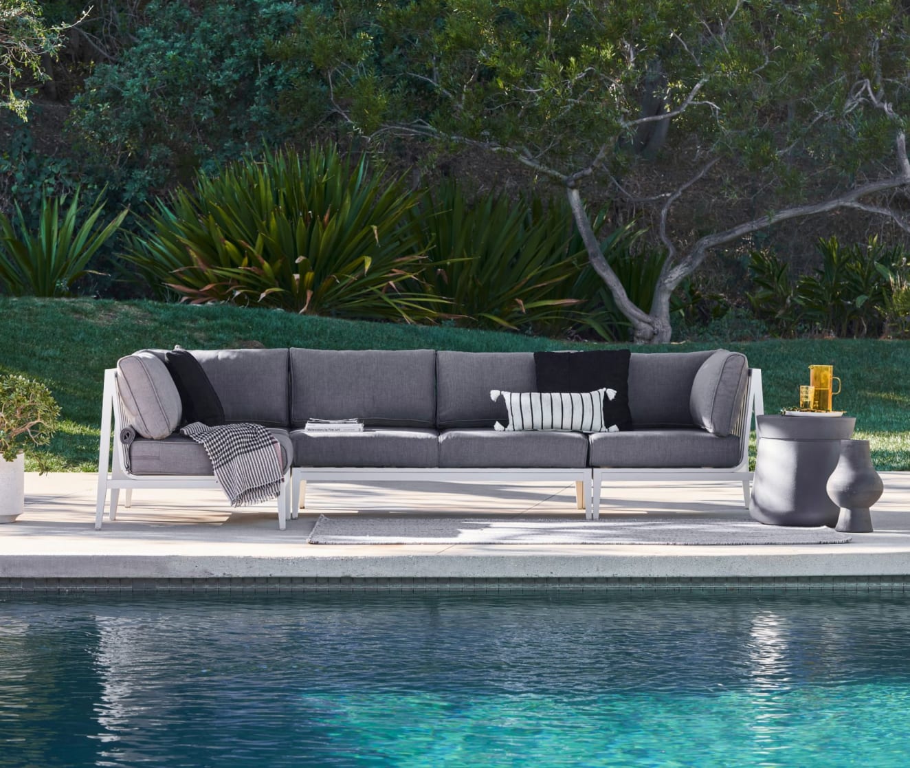 Poolside Aluminum Corrosion Prevention for Elegant Outdoor Design